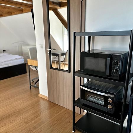 1 Zimmer Wohnung Dg Mit Klimaanlage Und Kleinen Balkon Oedheim Exteriör bild