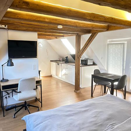 1 Zimmer Wohnung Dg Mit Klimaanlage Und Kleinen Balkon Oedheim Exteriör bild