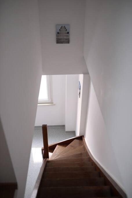 1 Zimmer Wohnung Dg Mit Klimaanlage Und Kleinen Balkon Oedheim Exteriör bild