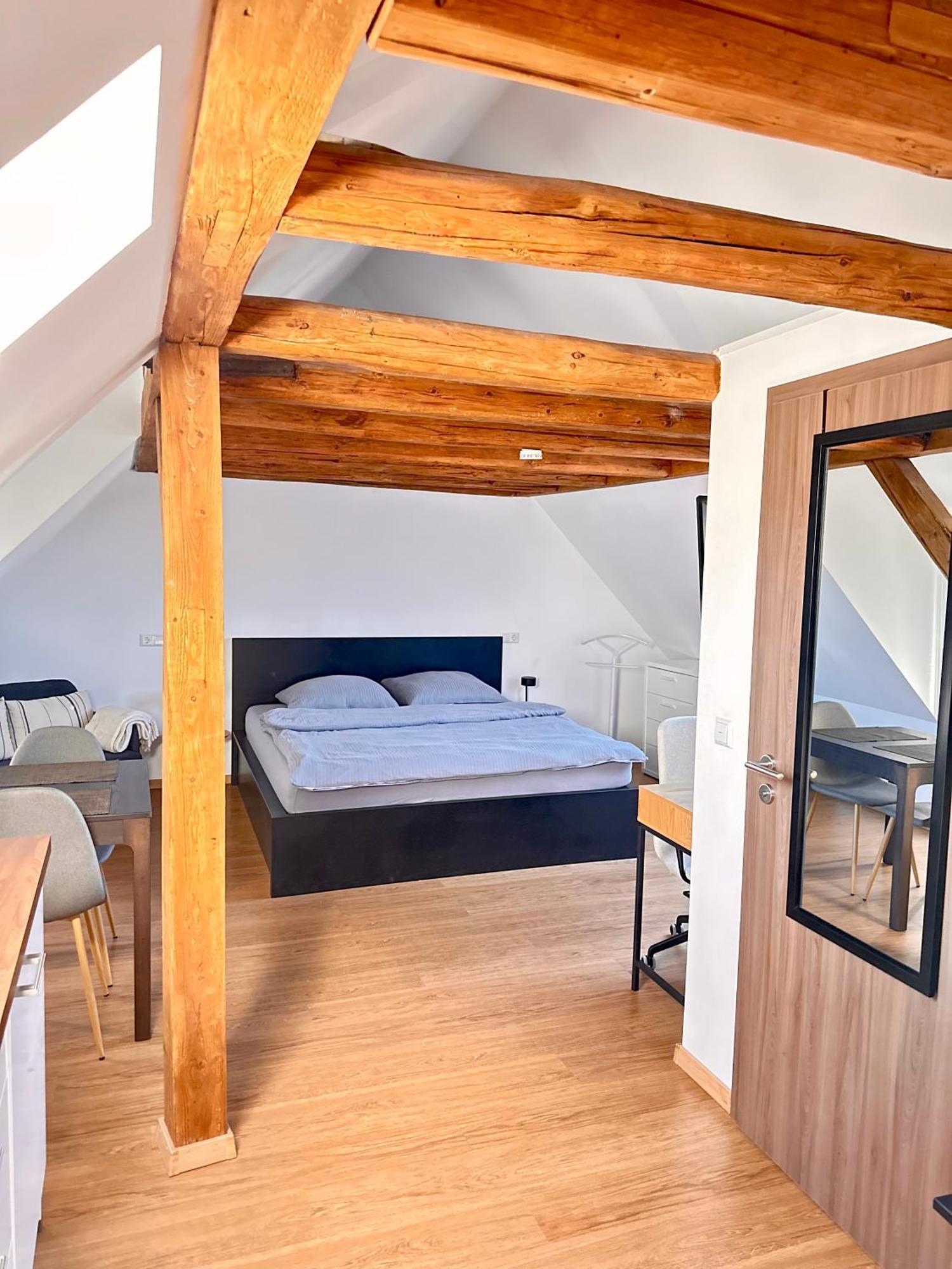 1 Zimmer Wohnung Dg Mit Klimaanlage Und Kleinen Balkon Oedheim Exteriör bild